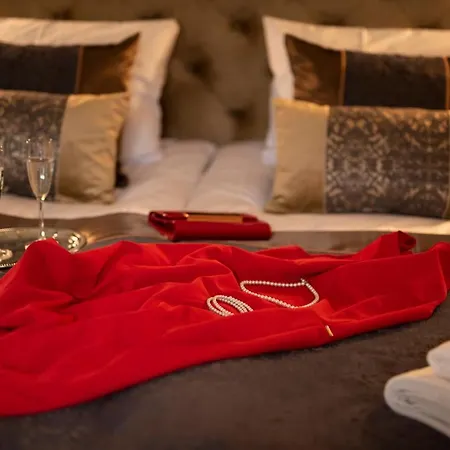 Palac Lubiechowa-jelenia Gora- Riesengebirge Bed & Breakfast 3*