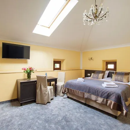 Palac Lubiechowa-jelenia Gora- Riesengebirge Bed & Breakfast Lubiechowa