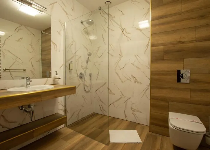 Frühstückspension Palac Lubiechowa-jelenia Gora- Riesengebirge Lubiechowa